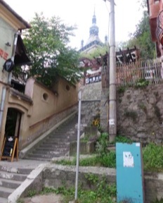 Treppe zum Stundturm und der Bergkirche